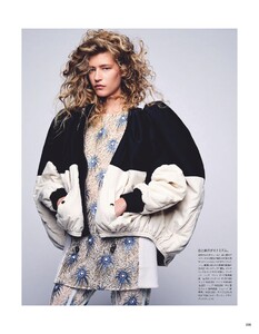 2021-09-01 Vogue Japan-page-003.jpg