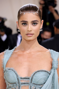 [1340140258] The 2021 Met Gala Celebrating In America - A Lexicon Of Fashion - Arrivals.png
