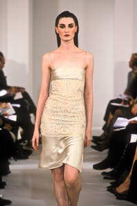 173648265_Valentino1999HauteCouture64.thumb.jpg.ea0dff4effac9e61d3980c9904171f66.jpg