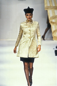 1784164489_PierreBalmain1993HauteCouture32.thumb.jpg.daaa1264172b23212599d5fbf9586931.jpg