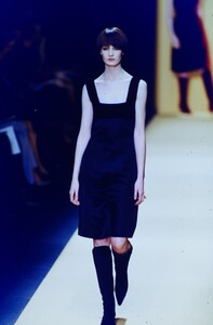 1790429684_oscar-de-la-renta-fw-1999(1).thumb.jpg.a51cf9a3a5d55171f6661c436f0b3137.jpg