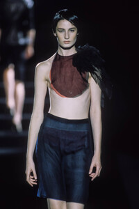 179697257_AlessandroDellAcqua1998WomenRTW7.thumb.jpg.4f7011a044bf8f1acc1c87a9b61b889c.jpg