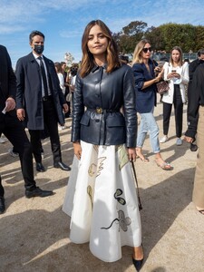        jen280921BZNimage12.jpg