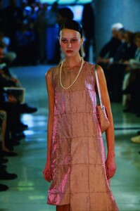 181747866_chanel-ss-1999(7).thumb.jpg.ec412f13e49e6e4dd6d71d3b5a489ae0.jpg