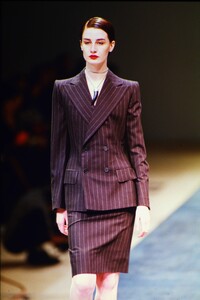 1821240157_ysl-fw-1999(20).thumb.jpg.af5fd67fefc056e593dab80e09aaf15f.jpg