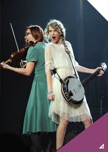       tay190921BZNimage143.jpg