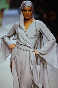 1995893409_emanuel-ungaro-hc-ss-1994(3).thumb.jpg.d902ec3fdb4ad4b97a8d9322cd8c55c2.jpg