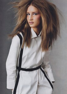 2003-3-Vogue-USA-LV-1.jpg