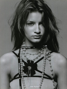 2003-5-Vogue-Italy-LV.jpg