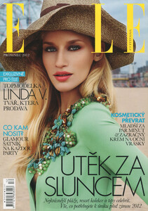 2012-12-Elle-Czech.jpg