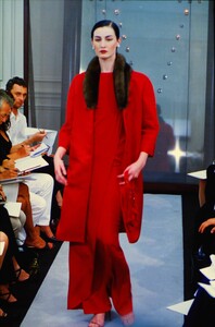 2119700724_VALENTINO-COUTURE-FALL-1998(4).thumb.jpg.6d5f844e71008b127d7a4e99c3c438bd.jpg