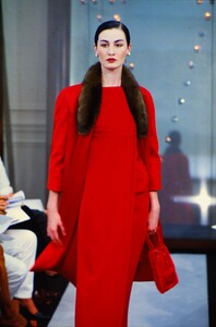 232914889_VALENTINO-COUTURE-FALL-1998(3).thumb.jpg.77b423d3d2730c7ea26eb4a05fa2de5b.jpg