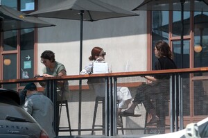       zoe020921BZNimage121.jpg