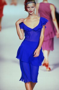 326036559_blumarine(15).thumb.jpg.da933d258e24e008a988990887ab668f.jpg