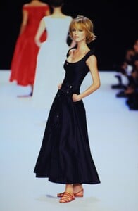 483582271_CHRISTIAN-DIOR-SPRING-1997(12).thumb.jpg.776c5d79a0b4eab1b4f8d23747b45493.jpg