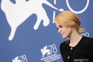 Kristen+Stewart+Spencer+Photocall+78th+Venice+Zra0C7frWvnx.jpg