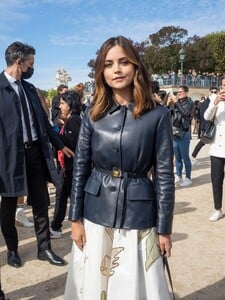        jen280921BZNimage9.jpg