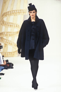 57993396_PierreBalmainCoutureFall19924.thumb.jpg.2124e6ab7008e228e8f1585c3742ef7e.jpg