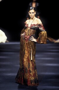 624870035_ChristianDior1994HauteCouture190.thumb.jpg.7d279fd64e12a824e74125cd61680ab8.jpg