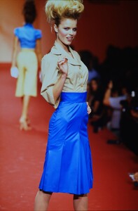 624889296_VIVIENNE-WESTWOOD-SPRING-1997(10).thumb.jpg.ab646f4802e6743bebd525c5bc7e9f28.jpg