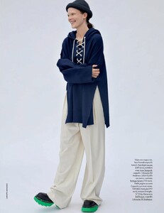 2021-09-25 - Elle Italia-page-006.jpg