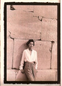 6vogue-n2304-05--may1989.thumb.jpg.2300adc46dfaad366a6721028dceb62c.jpg