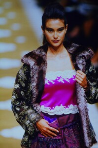 793920853_ungaro-hc-fw-1999(5).thumb.jpg.0a87b35db76639ee38befe32e1941323.jpg