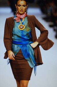 804743854_emanuel-ungaro-hc-ss-1994(2).thumb.jpg.cb012fdd2fa1877c8b7331606fab5ce8.jpg