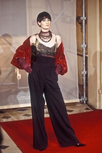 837195911_JeanPaulGaultier1998HauteCouture93.thumb.jpg.0e1d122ecd8996b78036bd8560e03c0b.jpg