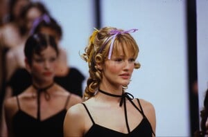 837394711_DOLCE-GABBANA-FALL-1993(8).thumb.jpg.c520dbf20f751bb39d1458980d2a5ebb.jpg