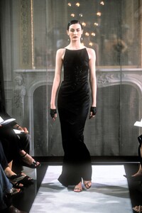 838644054_Valentino1998HauteCouture92.thumb.jpg.a2e5ed8208b3e308988adf616ef5453d.jpg