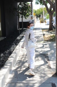       zoe020921BZNimage112.jpg