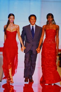 871773019_valentino(4).thumb.jpg.aff075d97cecc280b715401131f3f612.jpg