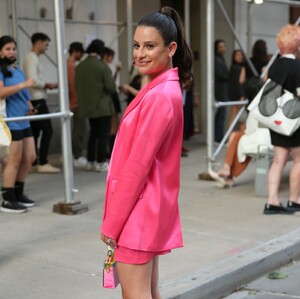       lea110921BZNimage104.jpg