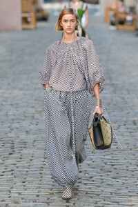 Quinn Mora Tory Burch Spring 2022 RTW NYFW 1.jpg