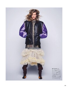 2021-09-01 Vogue Japan-page-005.jpg