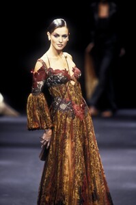 964041329_ChristianDior1994HauteCouture187.thumb.jpg.54e64b7ffaeb7d45e6172182e416d285.jpg