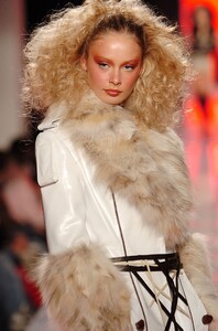 Baby-Phat-FW2005-03.jpg