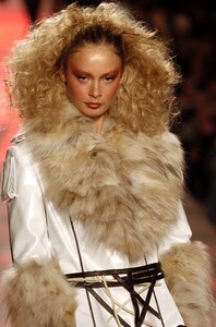 Baby-Phat-FW2005-09.jpg