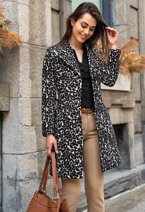 Blusa-Leticia-_-Pant.-Mariela-Camello-_-Saco-Esther-Animal-Prt-22-Edit.jpg