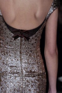 Carolina-Herrera-FW2005-08.jpg