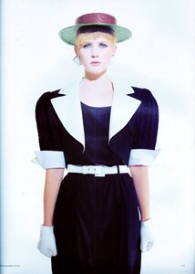 Demarchelier_UK_Vogue_March_1986_04.thumb.jpg.eea5dab1c8e97d6b60f58796ebaee8ac.jpg