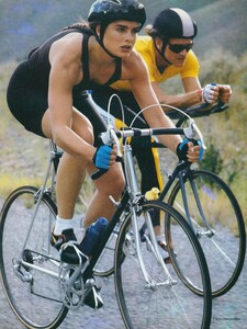 Demarchelier_US_Vogue_December_1987_04.thumb.jpg.e30731fe27d3a527432def46125db03d.jpg