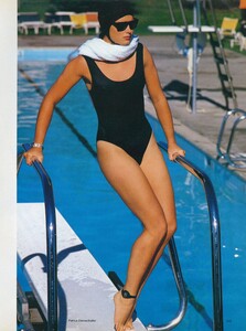 Demarchelier_US_Vogue_December_1987_06.thumb.jpg.ff9b0071c5e6629098a07f31e0cfd62b.jpg