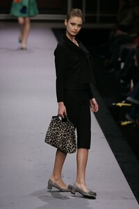 Emanuel-Ungaro-FW2005-07.jpg