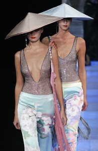 Giorgio-Armani-SS2005-04.jpg