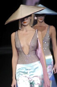 Giorgio-Armani-SS2005-06.jpg