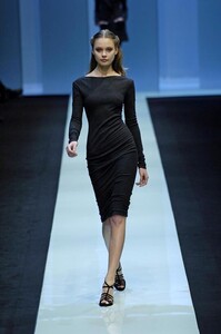 Guy-Laroche-FW2005-03.jpg