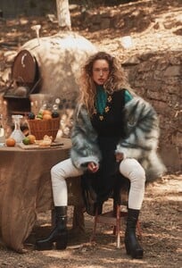 Hannah-Ferguson-Harpers-Bazaar-Greece-Cover-Photoshoot04.jpg