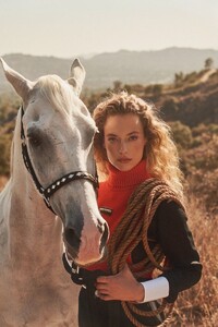 Hannah-Ferguson-Harpers-Bazaar-Greece-Cover-Photoshoot08.jpg